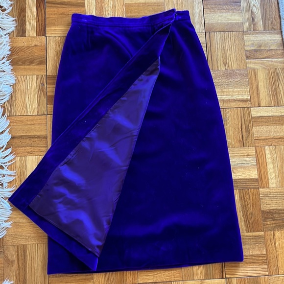 Vintage Yves Saint Laurent Royal Purple Velvet Wrap Skirt Sz 40 EUC - Picture 10 of 10